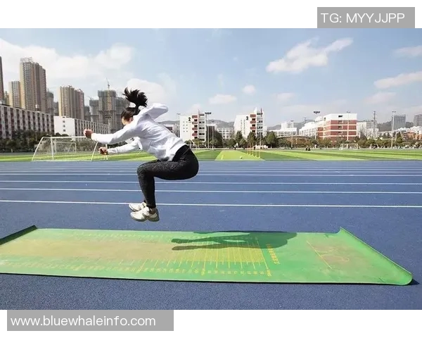 现代田径跳远项目中的起跳角度与成绩线性分析