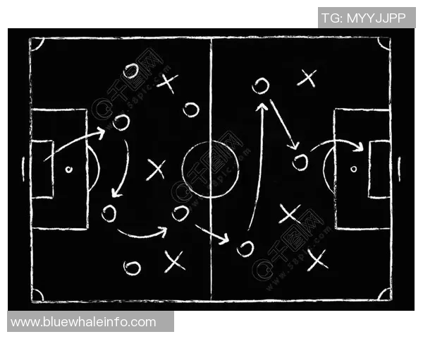 从传统足球战术演变到现代比赛多样化策略的深度探讨